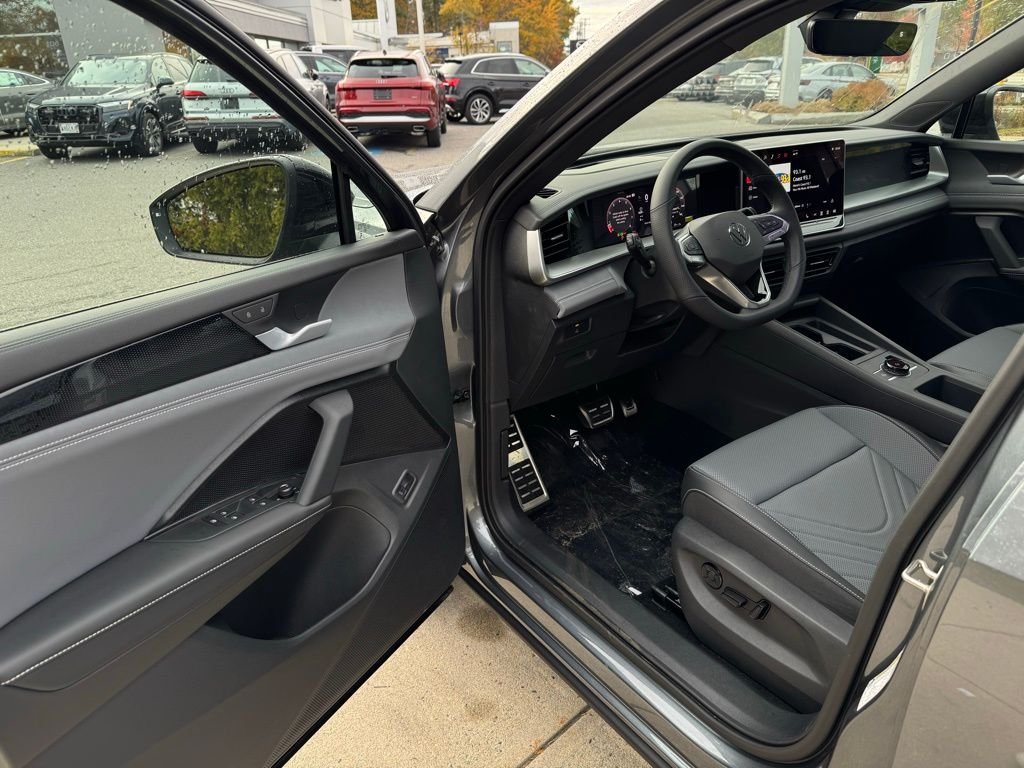 2026 Volkswagen Tiguan SE R-LINE BLACK - Photo 17