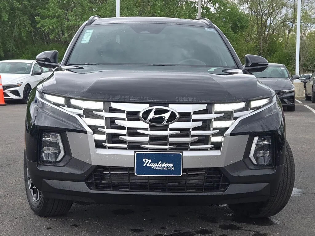 Used 2024 Black Hyundai SEL image 4