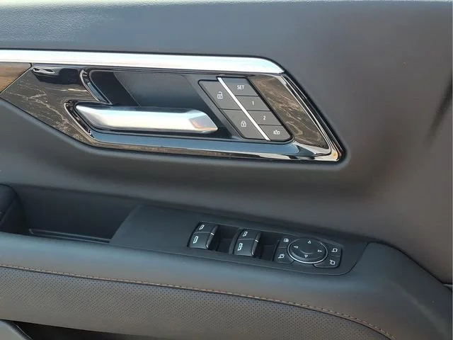 New 2026 Polar White Tricoat Chevrolet High Country image 16
