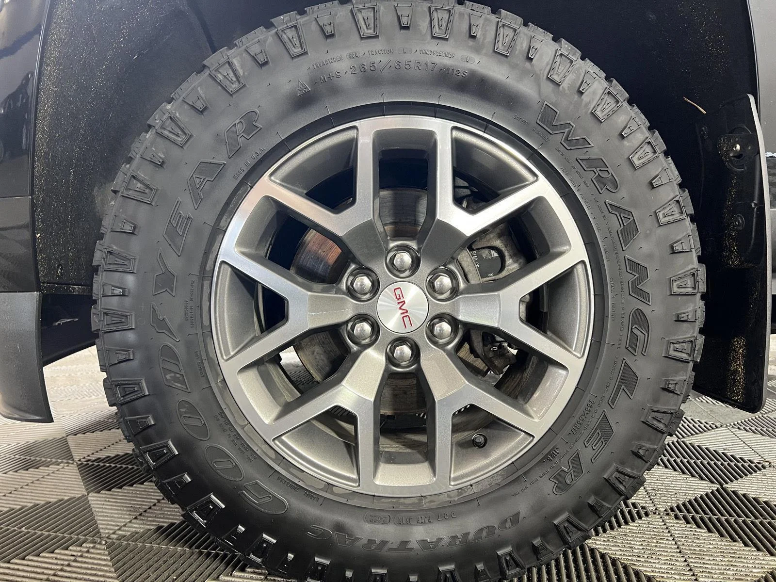 Used 2022 Onyx Black GMC AT4 - Leather image 29