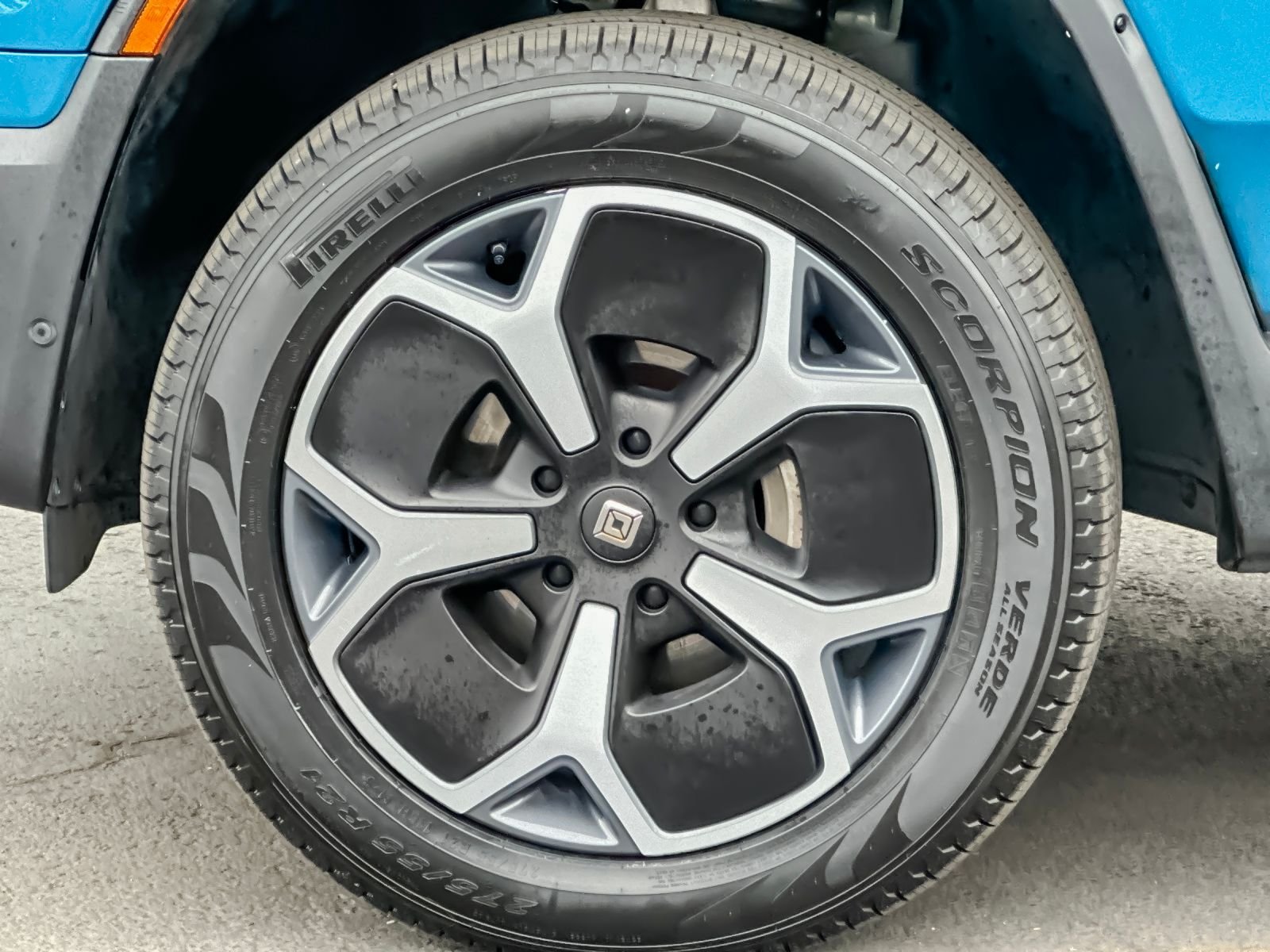 Used 2023  Rivian Adventure image 24