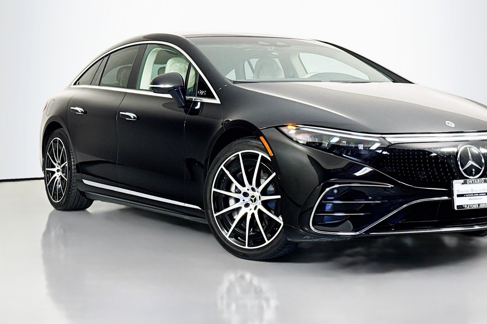 Used 2023 Obsidian Black Metallic Mercedes-Benz 580 image 13