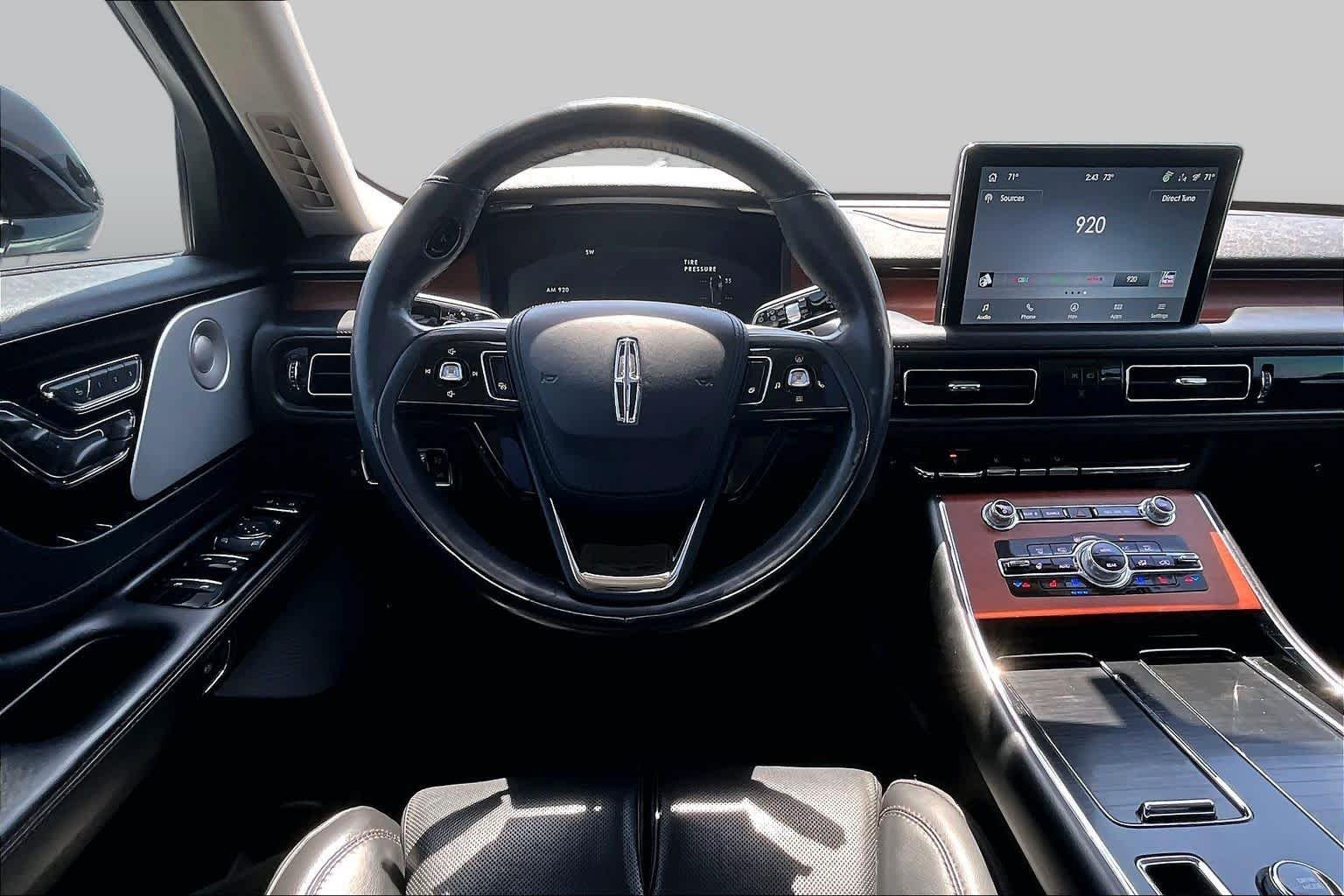 Used 2021 Silver Radiance Lincoln Grand Touring image 6