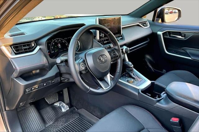 Certified Used 2025 MAGNETIC GRAY MET. Toyota  image 17