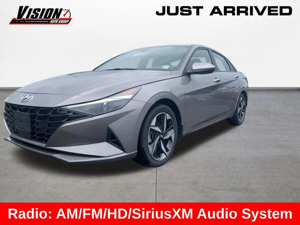 Used 2023 Silver Hyundai SEL image 7