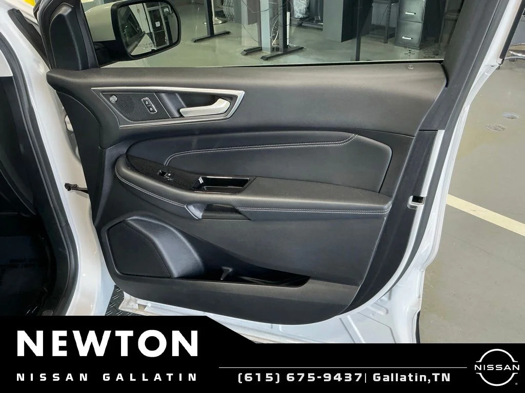 Used 2019 White Platinum Clearcoat Metallic Ford Titanium image 51