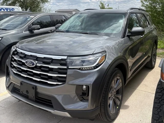 New 2026 Carbonized Gray Metallic Ford Active image 28