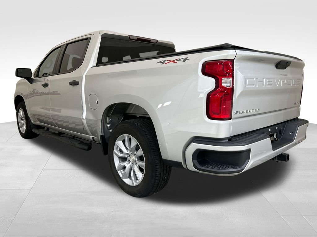 Used 2019 Silver Chevrolet Custom image 3