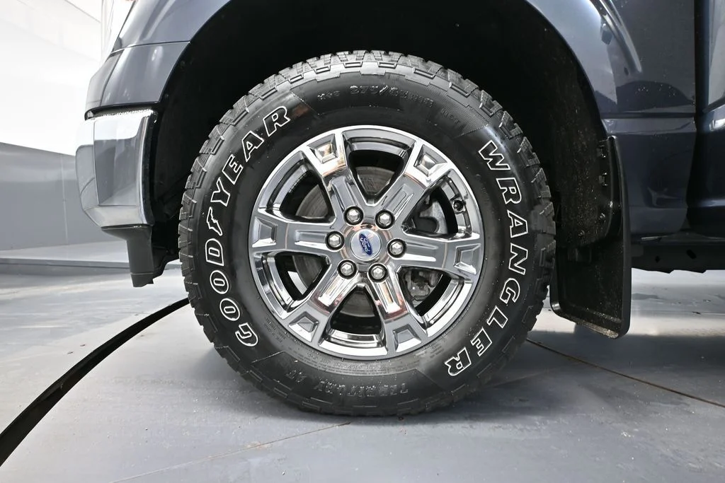 Used 2021 Blue Ford Lariat image 13