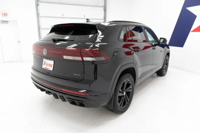 New 2026 Deep Black Pearl Volkswagen 2.0T SEL R-Line Black image 5