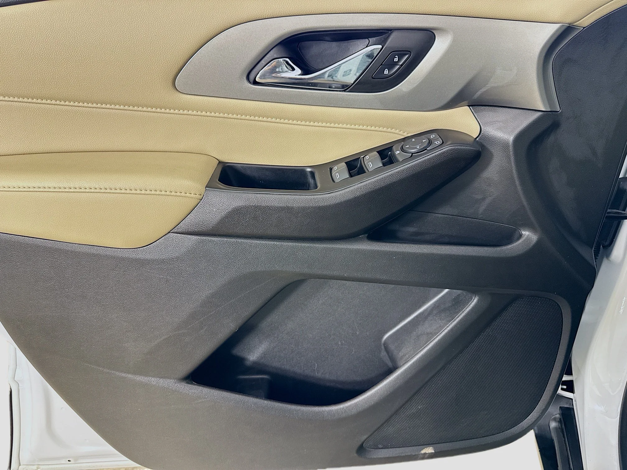 Used 2023 Summit White Chevrolet LS image 19