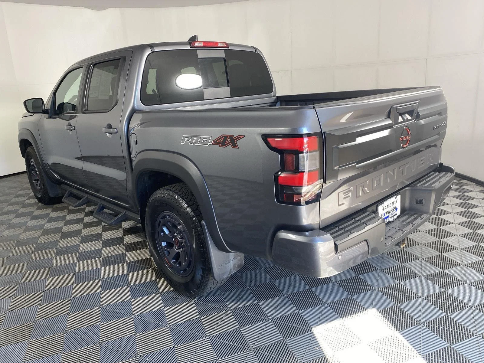 Used 2025 Gun Metallic Nissan PRO-4X image 5