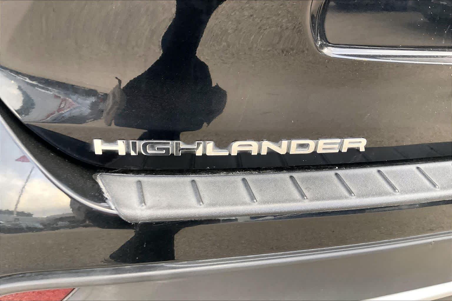 Used 2023 Midnight Black Metallic Toyota XSE image 31
