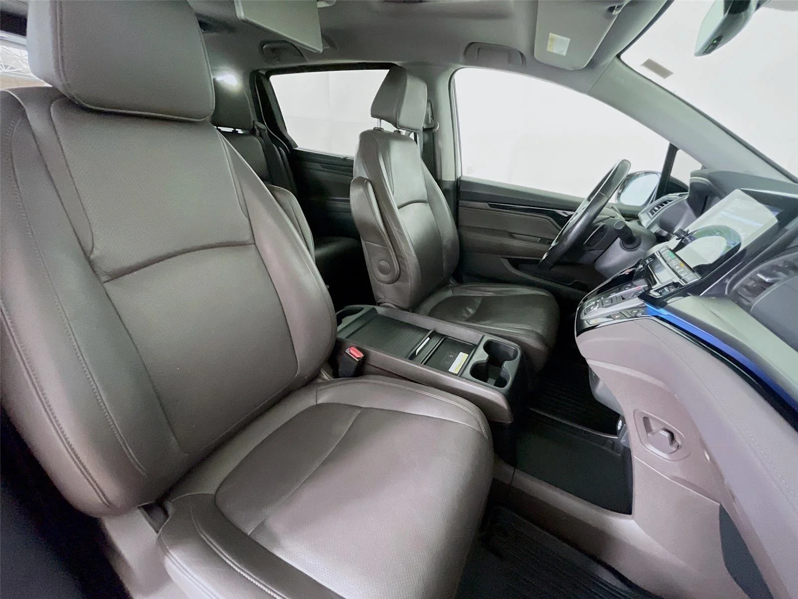 Used 2019 White Diamond Pearl Honda Elite image 34