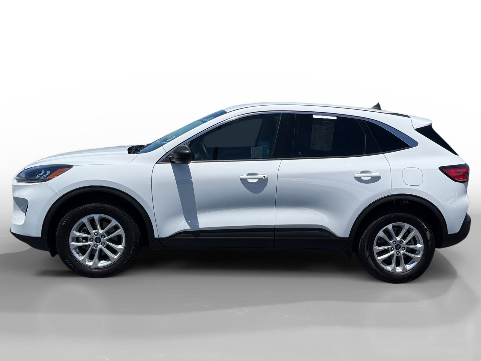 Used 2022 Oxford White Ford SE image 2