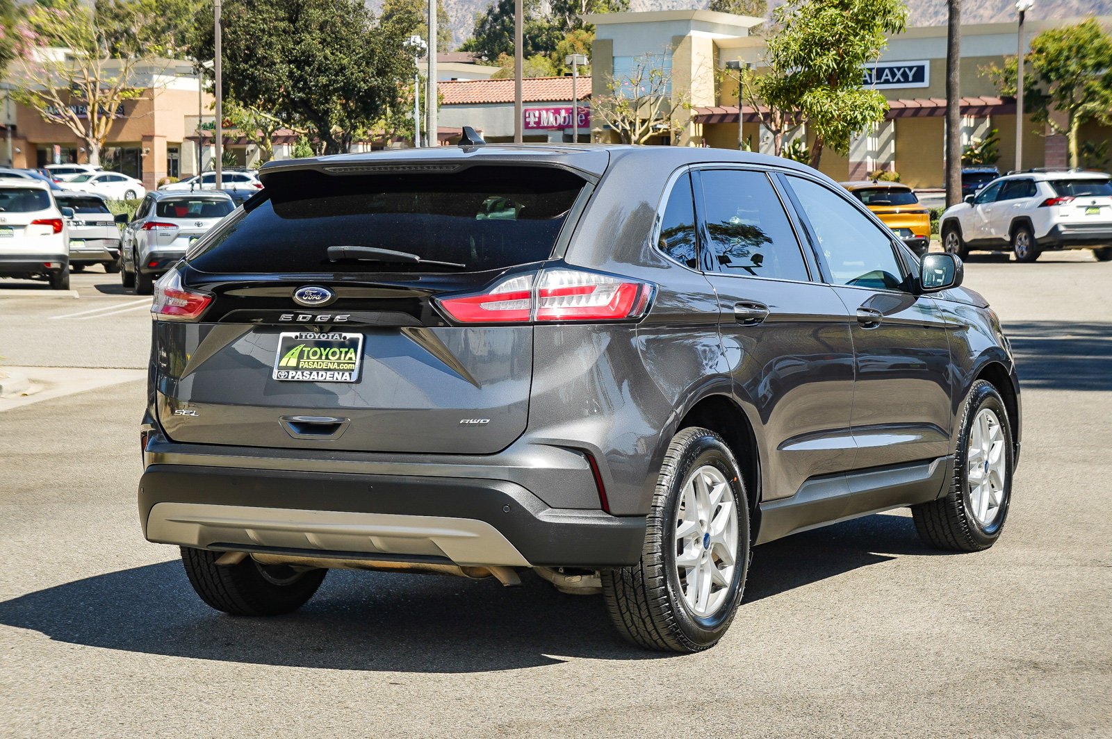 Used 2022 CARBONIZED GRAY M FORD TRUCK SEL image 4