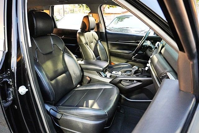 Used 2024 Black Kia LX image 11
