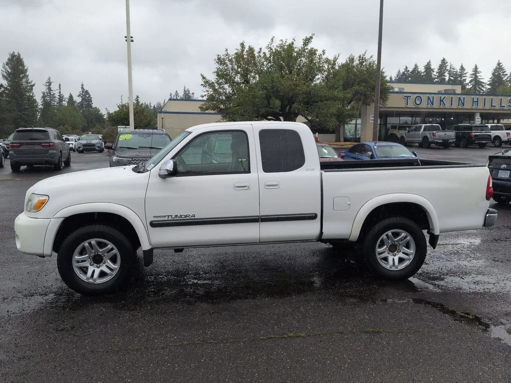 Used 2006 Natural White Toyota SR5 image 2