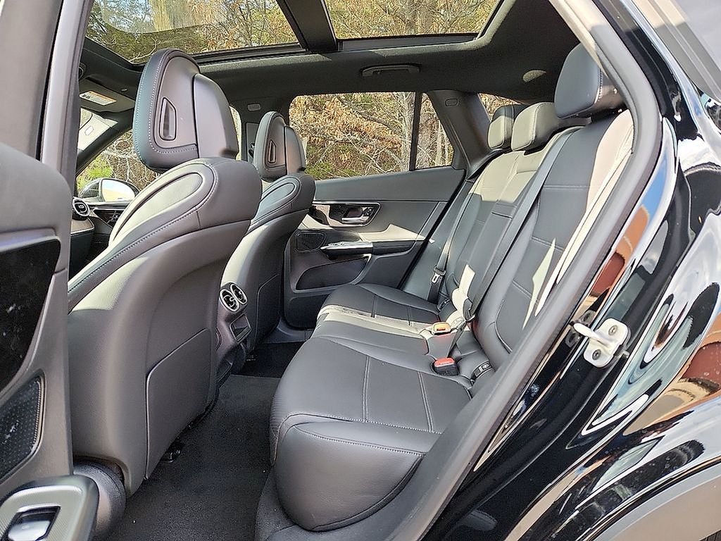 Used 2026 Black Mercedes-Benz GLC 300 image 6