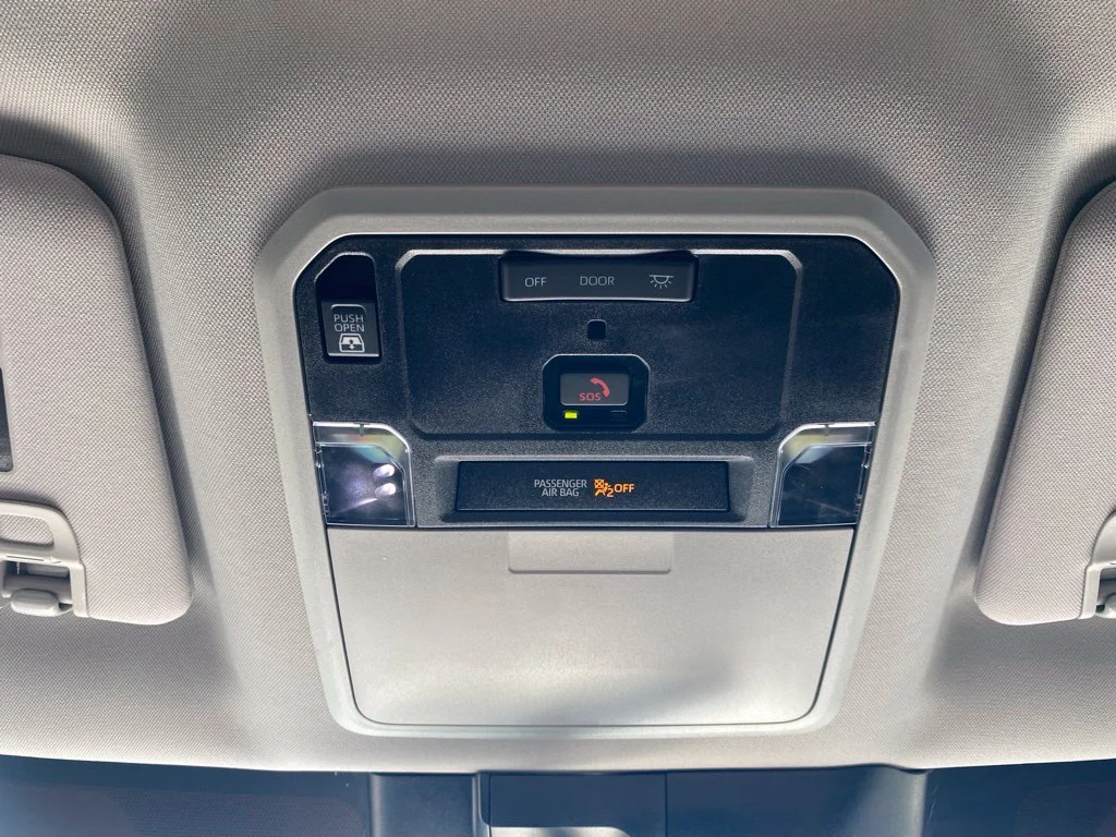Used 2022  Toyota SR5 image 25
