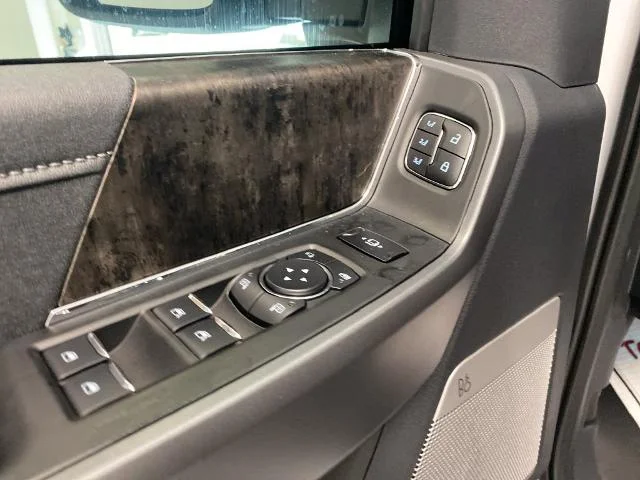 New 2026 Oxford White Ford F-250® Lariat® image 39