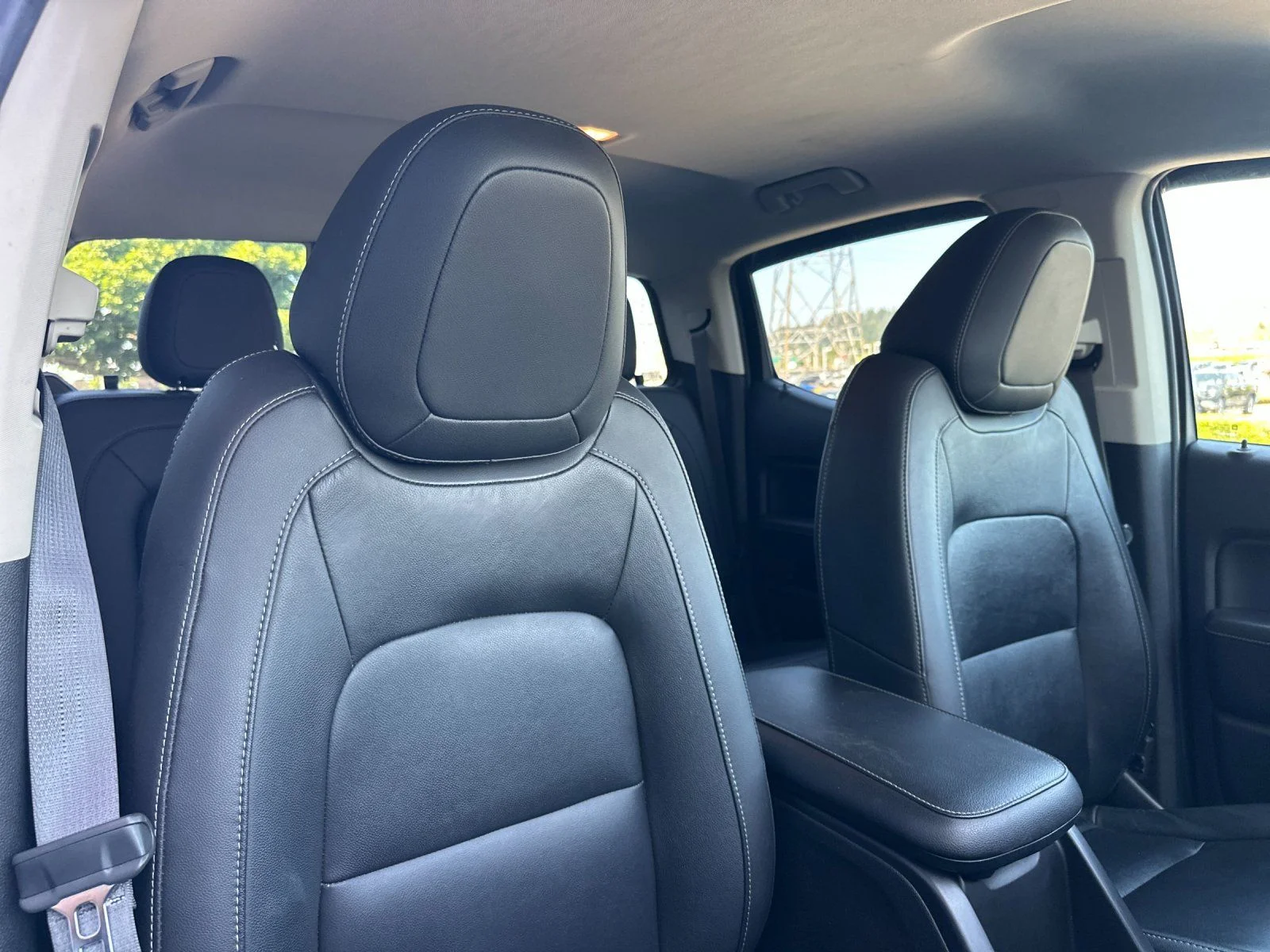 Used 2016 Cyber Gray Metallic GMC SLT image 15