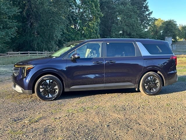 Used 2026 Blue Kia LXS image 5