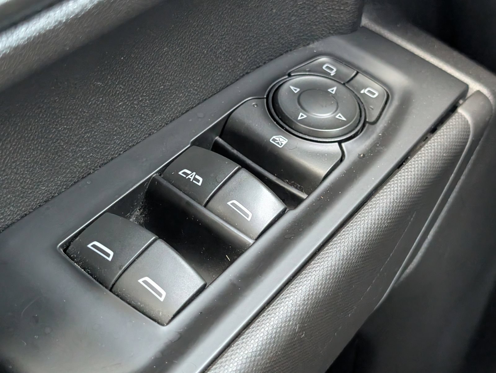Used 2020 SHADOW GRAY METALLIC Chevrolet Work Truck image 16