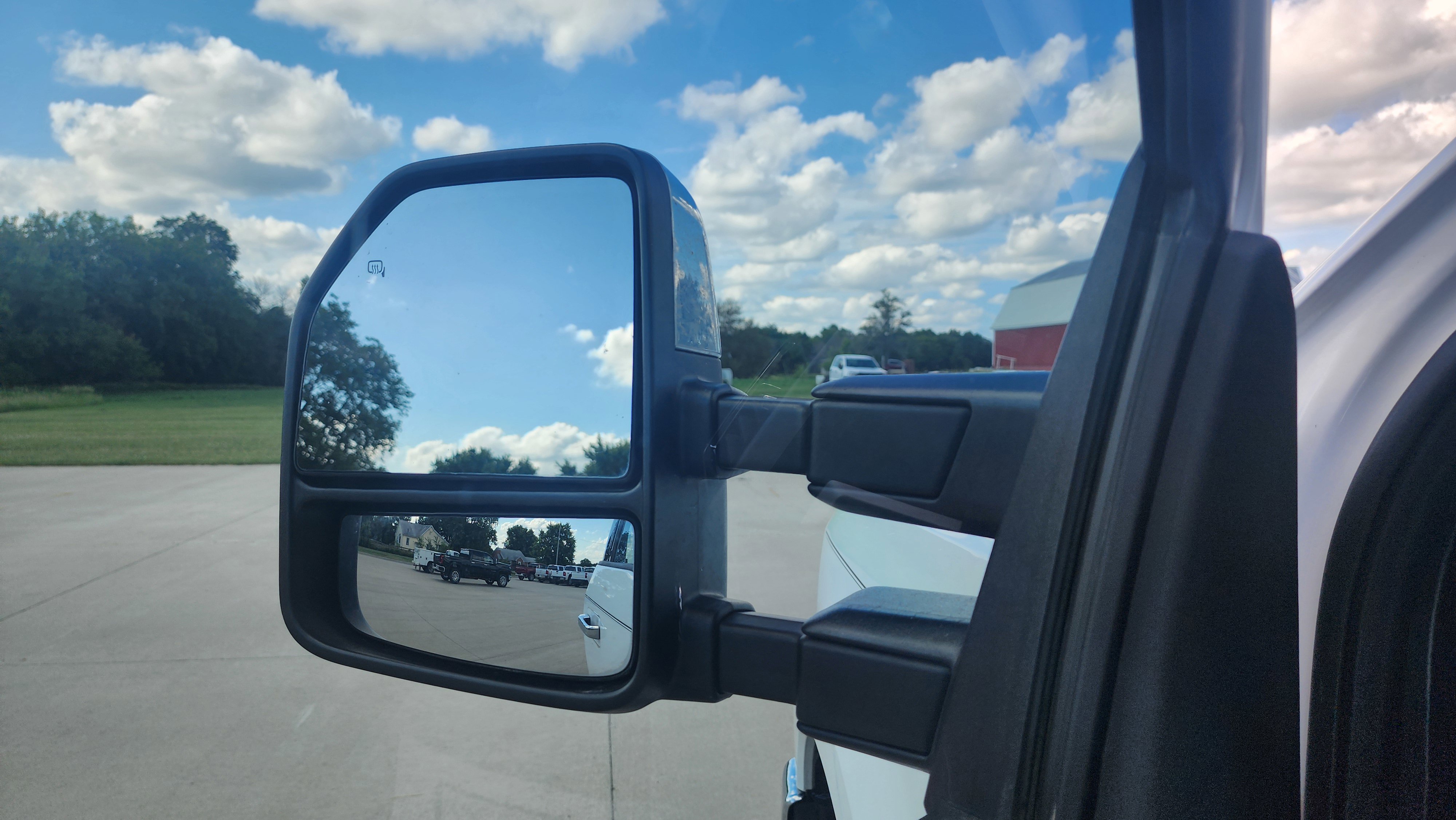 Used 2017 Oxford White Ford Lariat image 10