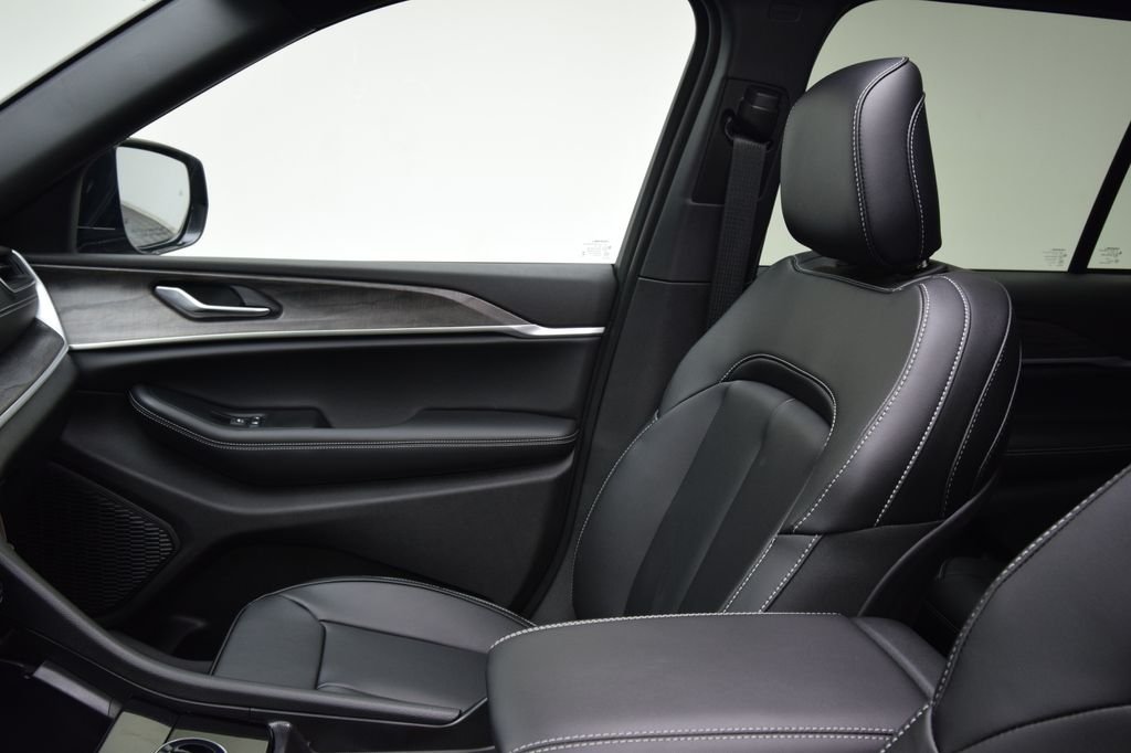 2025 Jeep Grand Cherokee Limited - Photo 22