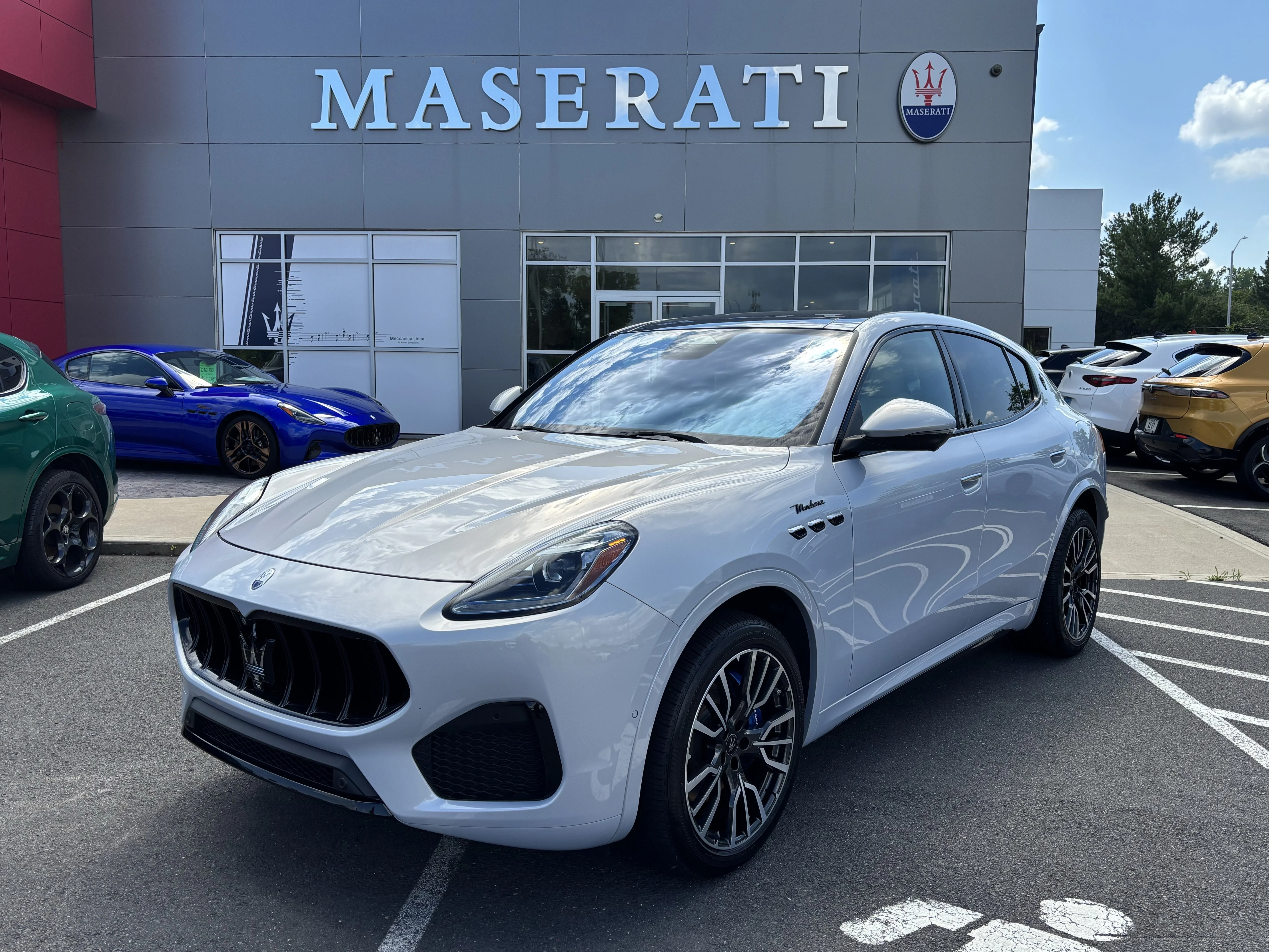 Certified Used 2023 Bianco Astro Metallic Maserati Modena image 1