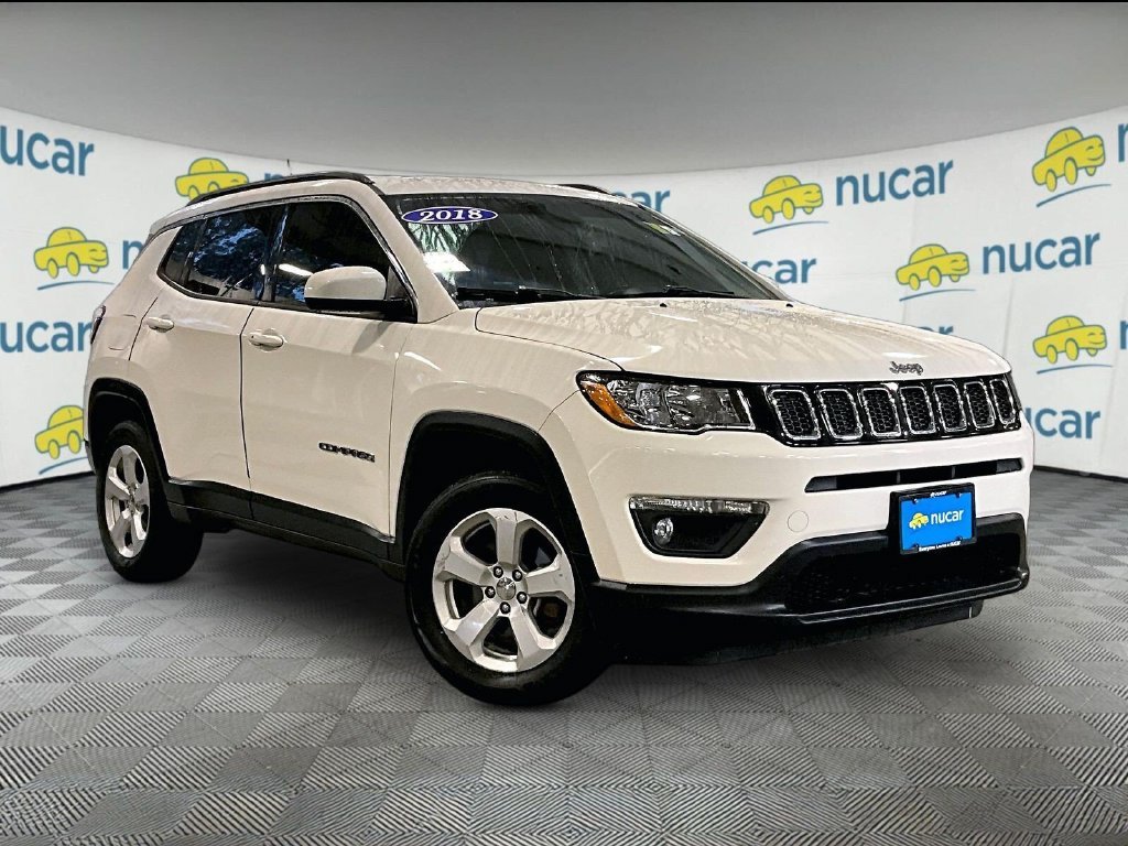 Used 2018 White Jeep Latitude image 1