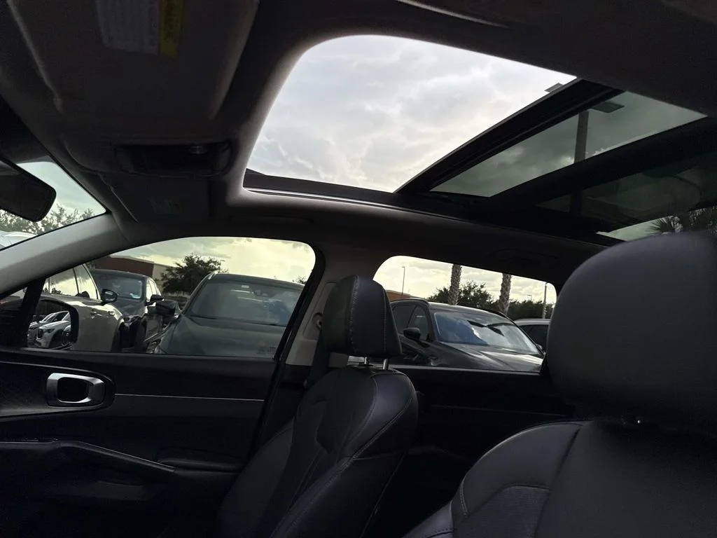 Used 2022 Blue Kia S image 27