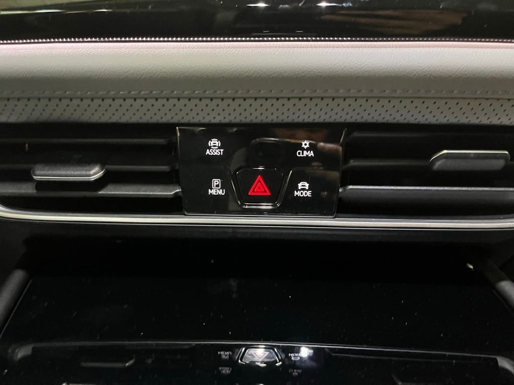 New 2026 White/off-white Volkswagen 2.0T Peak Edition image 15