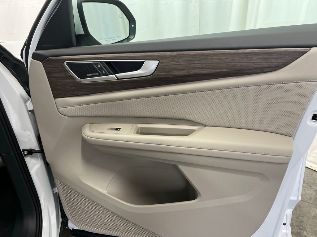 New 2026 White/off-white Volkswagen 2.0T SEL Premium R-Line image 11