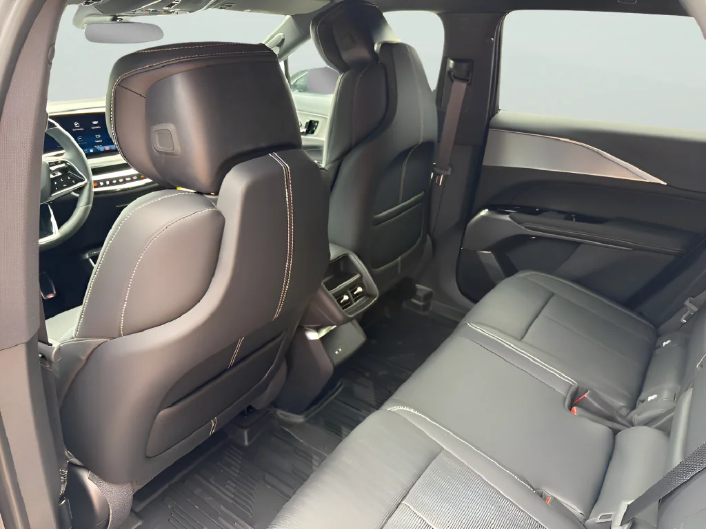2027 Cadillac LYRIQ Luxury - Photo 35