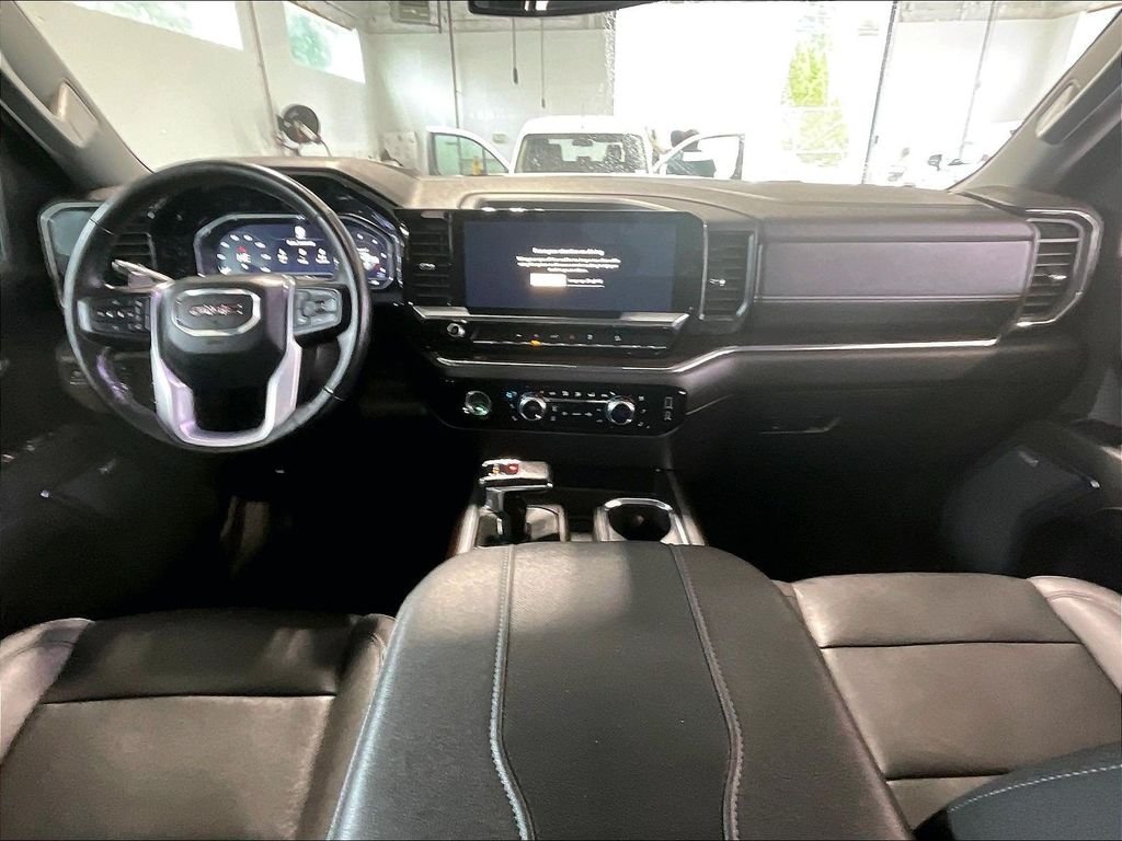Used 2023 White GMC SLT image 21