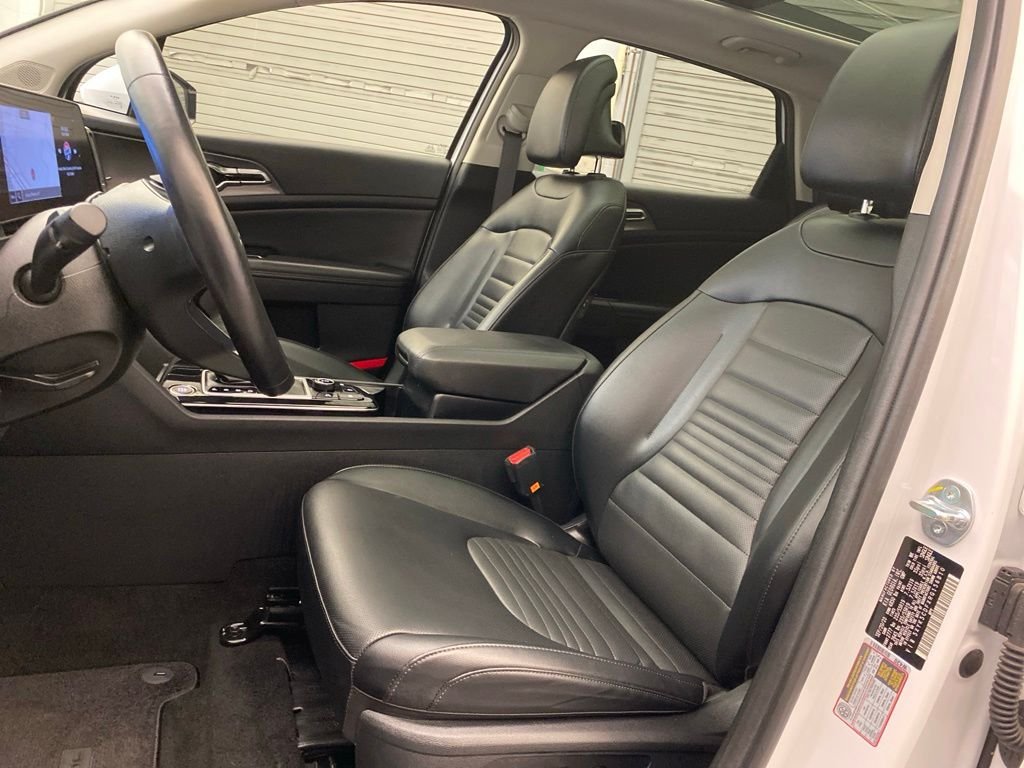 Used 2024 White Kia SX-Prestige image 20