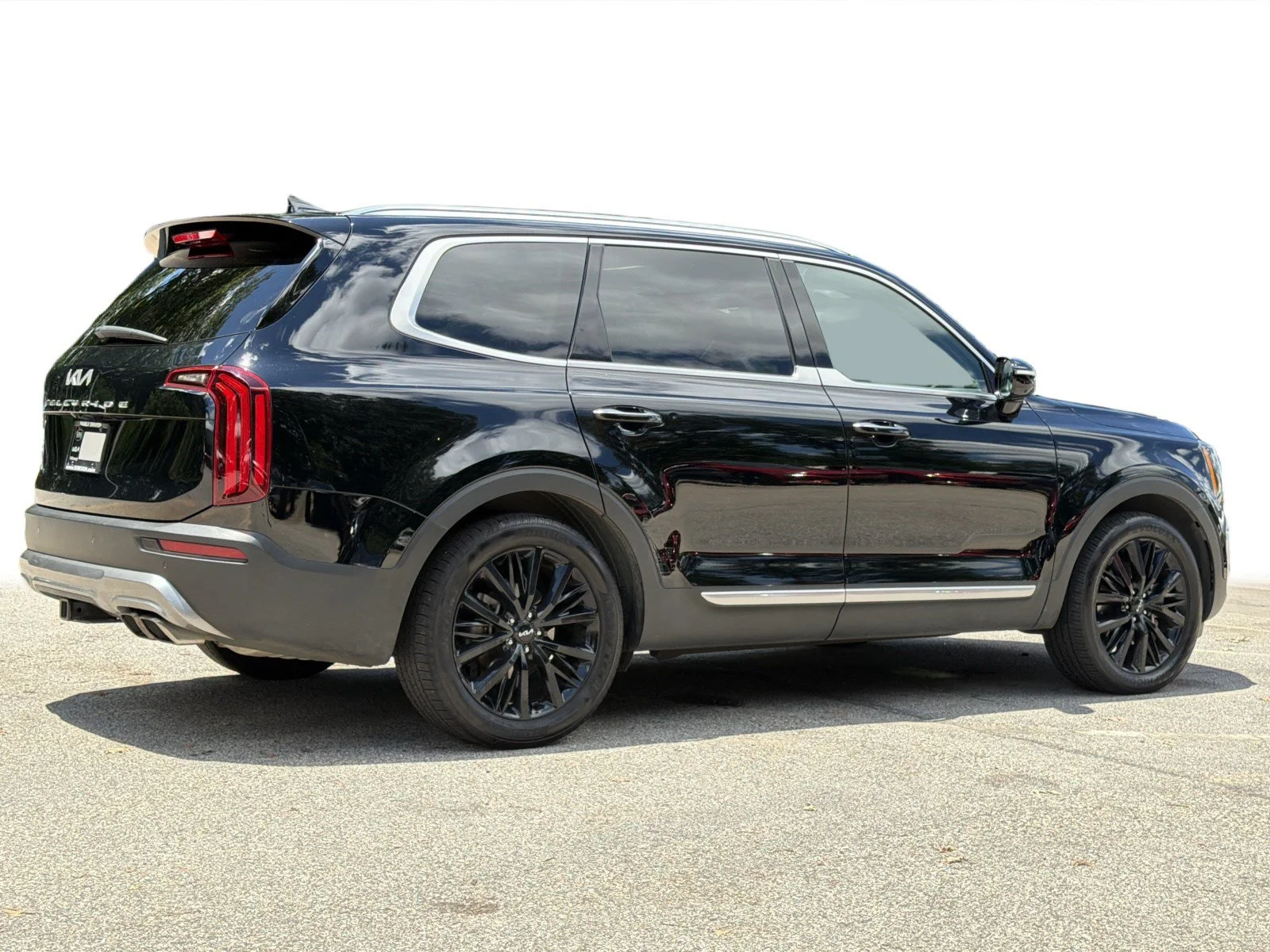 Used 2022 Ebony Black Kia SX image 31