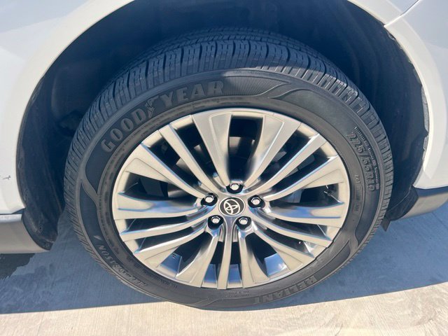 Used 2021 White Toyota XLE image 8