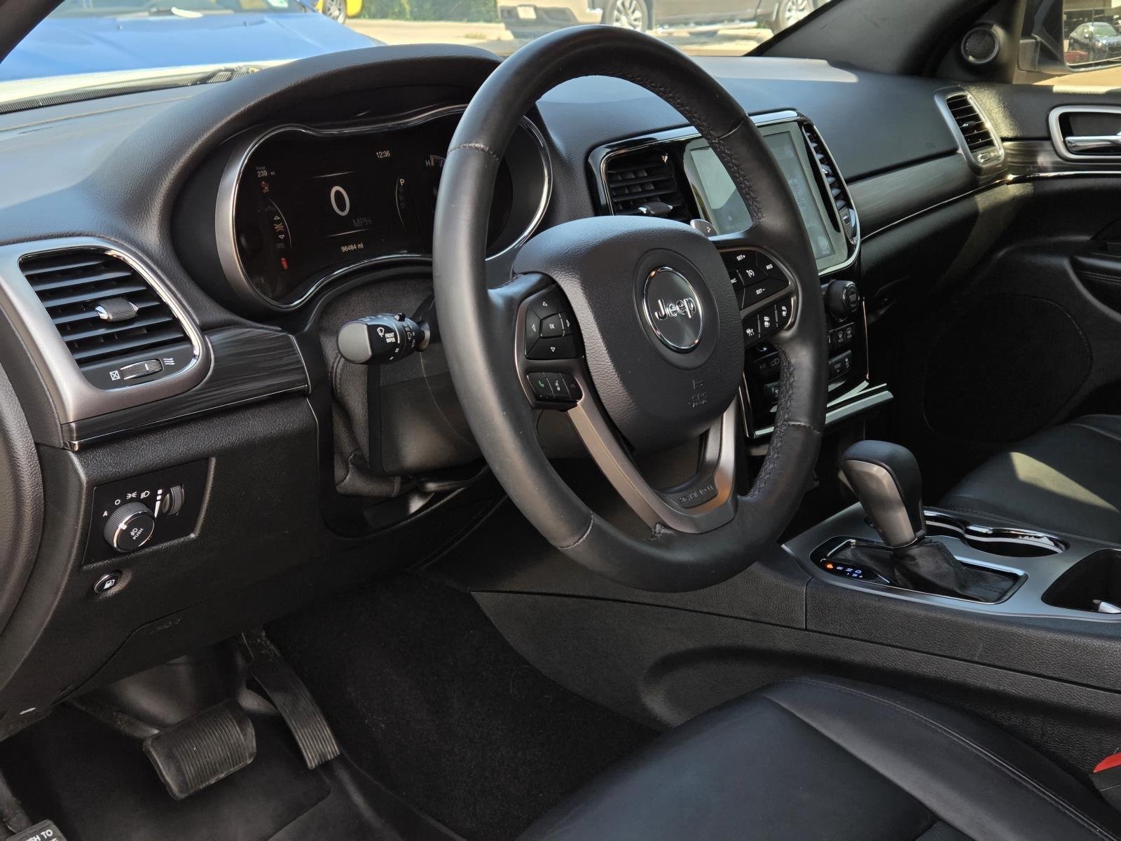 Used 2019 Bright White Clearcoat Jeep Limited X image 32