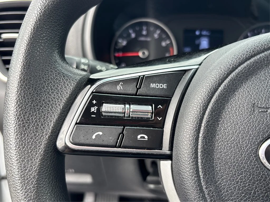 Used 2022 Silver Kia LX image 27