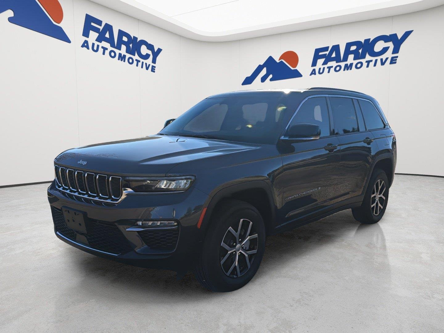 Used 2025  Jeep Limited image 1