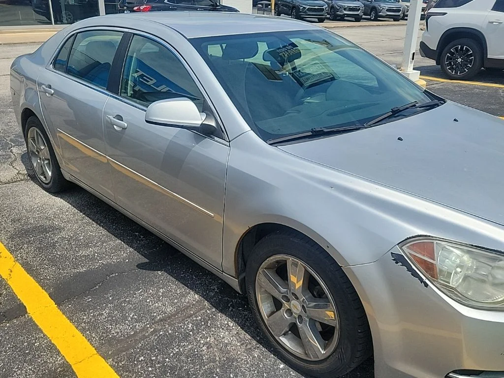 Used 2011 Silver Ice Metallic Chevrolet LT image 4