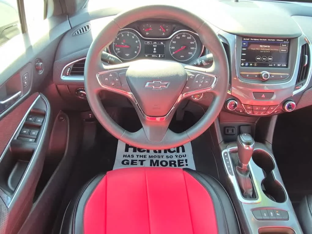 Used 2019 Summit White Chevrolet LT image 8