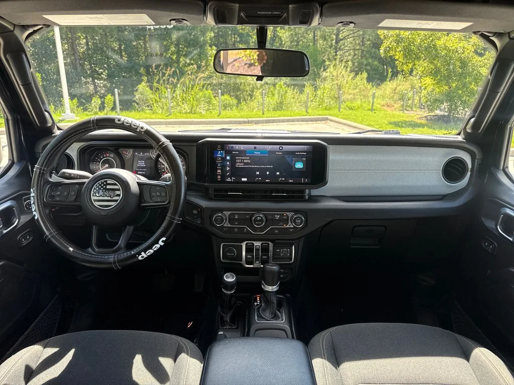 Used 2025 Black Clearcoat Jeep Nighthawk image 16
