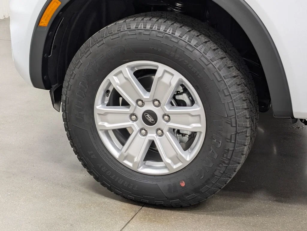 New 2026 Oxford White Ford XL image 2