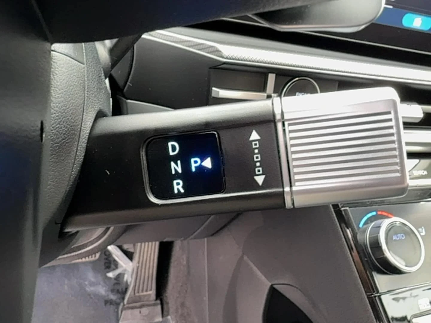 Used 2026 Atlantis Blue Hyundai SEL image 18