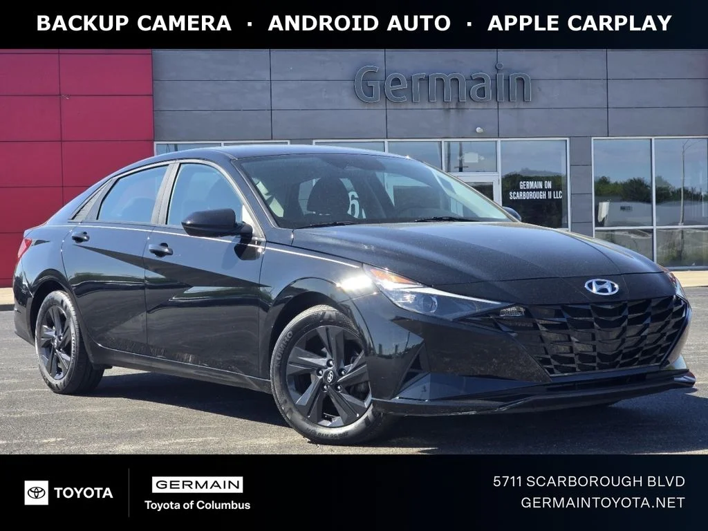 Used 2022 Phantom Black Hyundai SEL image 1