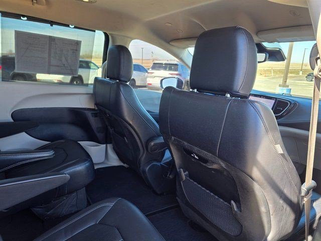 Used 2022 Fathom Blue Pearlcoat Chrysler Touring L image 13
